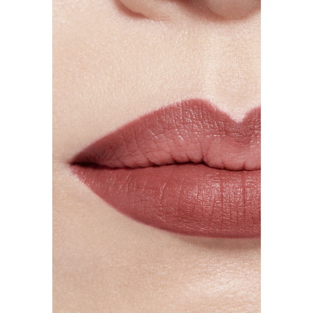 L&Aacute;PIZ CONTORNO DE LABIOS DE PRECISI&Oacute;N